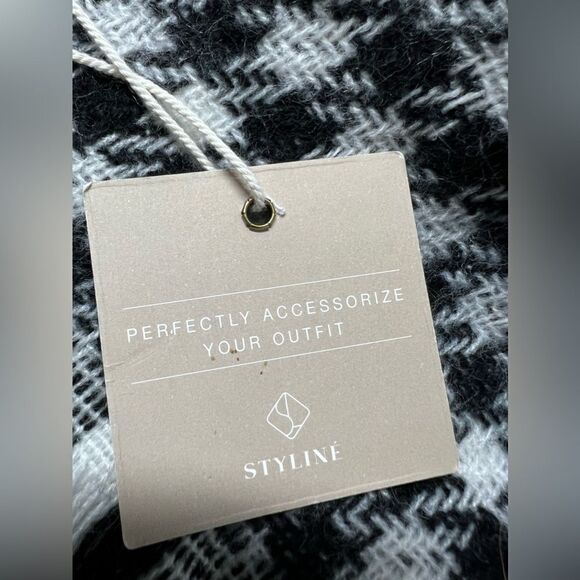 Styline BLACK WHITE REVERSIBLE PLAID VEST KIMONO One size - Picture 8 of 16